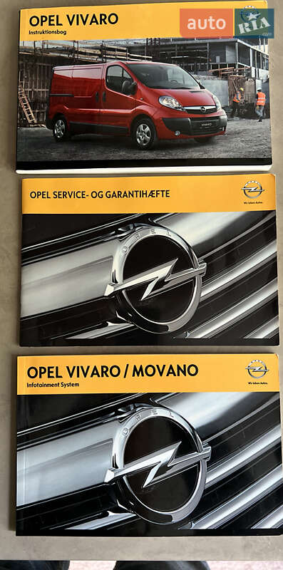 Вантажопасажирський фургон Opel Vivaro 2013 в Києві