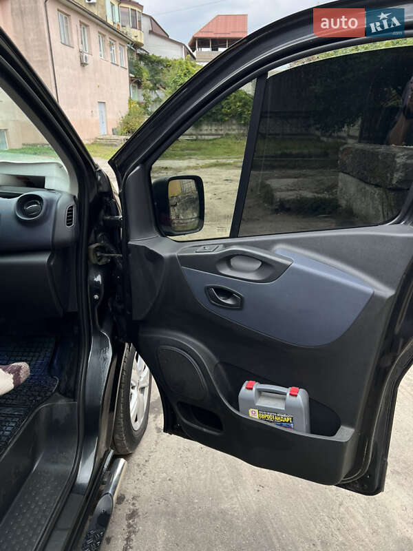 Мінівен Opel Vivaro 2017 в Львові фото 13 Мінівен Opel Vivaro 2017 в Львові