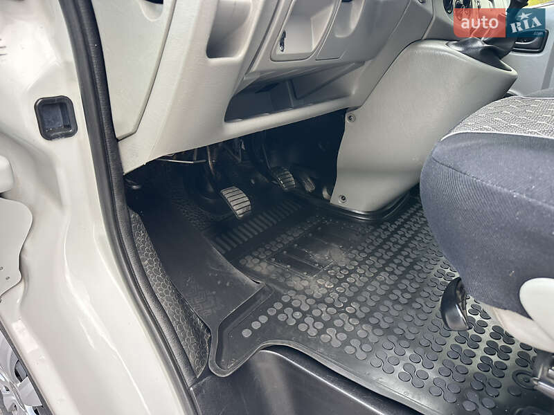 Минивэн Opel Vivaro 2014 в Виннице