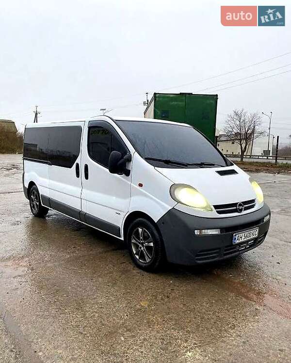 Минивэн Opel Vivaro 2003 в Киеве