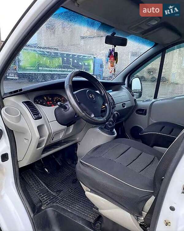 Минивэн Opel Vivaro 2003 в Киеве