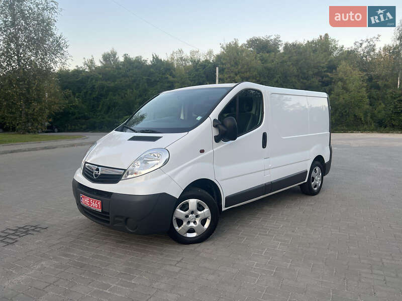 Вантажний фургон Opel Vivaro 2013 в Рівному