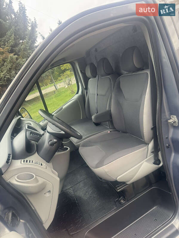 Вантажний фургон Opel Vivaro 2013 в Рівному фото 25 Вантажний фургон Opel Vivaro 2013 в Рівному