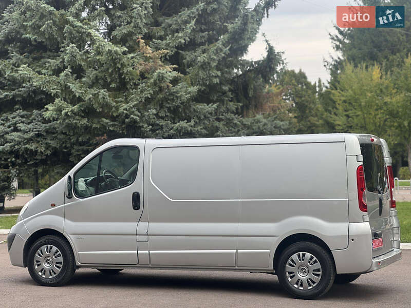 Грузовой фургон Opel Vivaro 2014 в Ровно