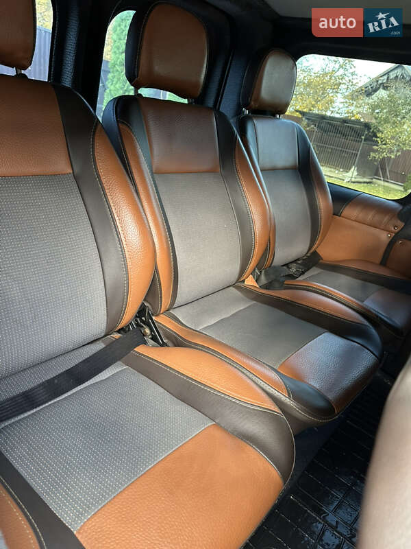 Минивэн Opel Vivaro 2002 в Косове фото 31 Минивэн Opel Vivaro 2002 в Косове