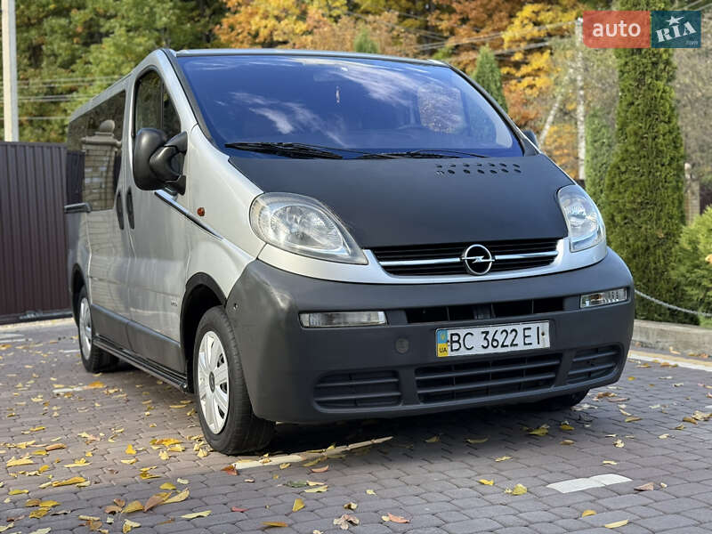 Минивэн Opel Vivaro 2002 в Косове фото 42 Минивэн Opel Vivaro 2002 в Косове