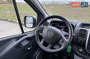 Минивэн Opel Vivaro 2015 в 