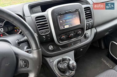 Минивэн Opel Vivaro 2015 в 
