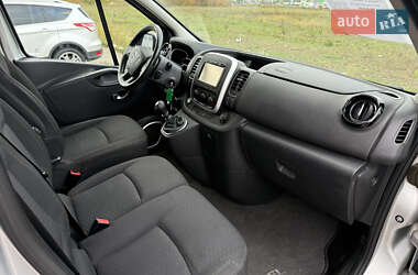 Минивэн Opel Vivaro 2015 в 
