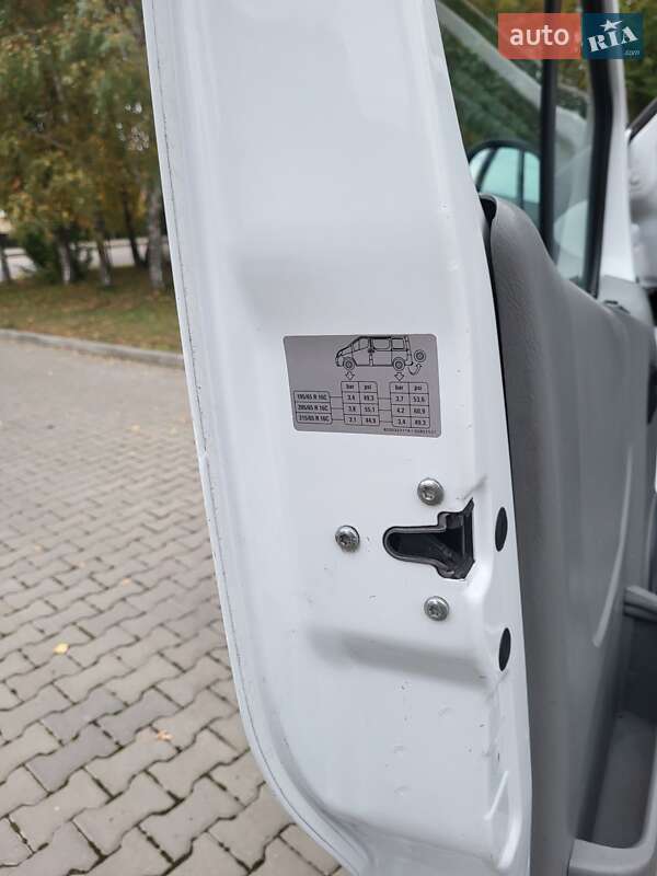 Мінівен Opel Vivaro 2007 в Хмельницькому