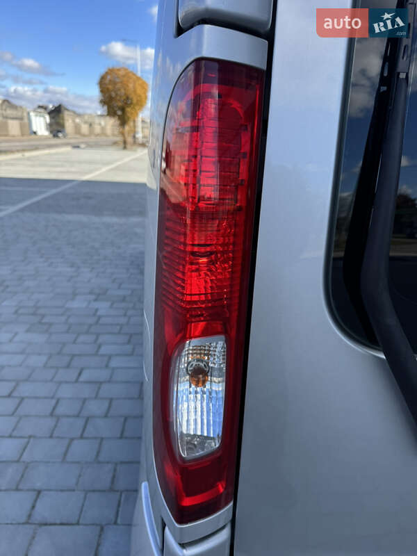 Минивэн Opel Vivaro 2011 в Ивано-Франковске фото 42 Минивэн Opel Vivaro 2011 в Ивано-Франковске