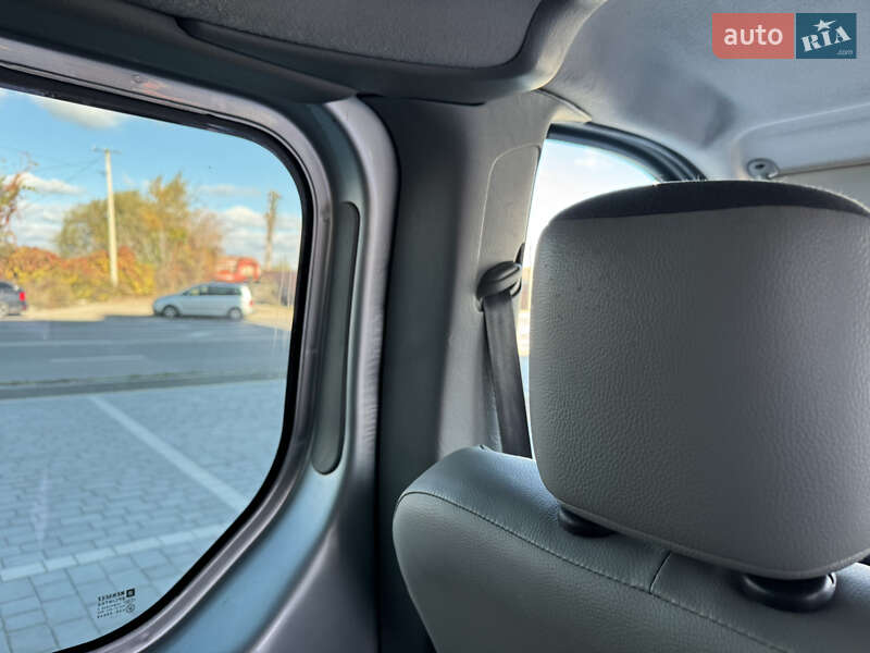 Минивэн Opel Vivaro 2011 в Ивано-Франковске фото 117 Минивэн Opel Vivaro 2011 в Ивано-Франковске