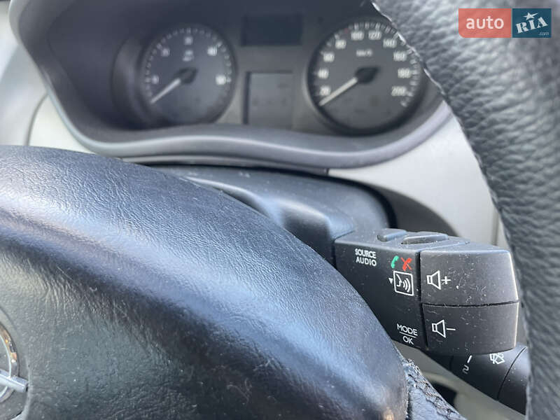 Мінівен Opel Vivaro 2012 в Львові