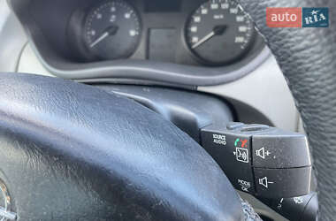 Мінівен Opel Vivaro 2012 в  фото 22 Мінівен Opel Vivaro 2012 в
