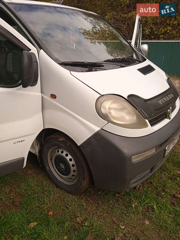 Мінівен Opel Vivaro 2004 в Дунаївцях