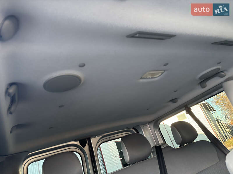 Минивэн Opel Vivaro 2011 в Коломые