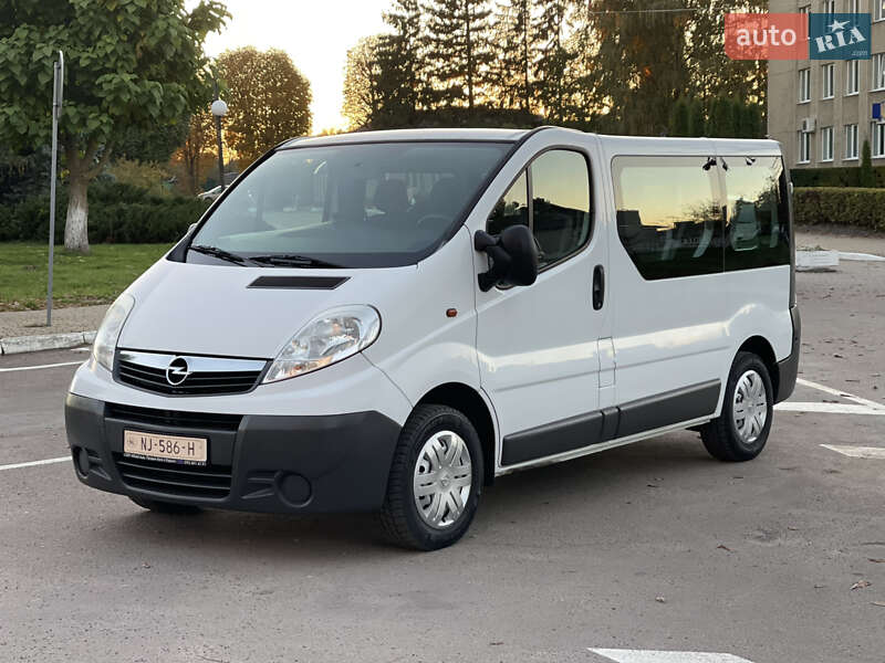 Opel Vivaro 2011