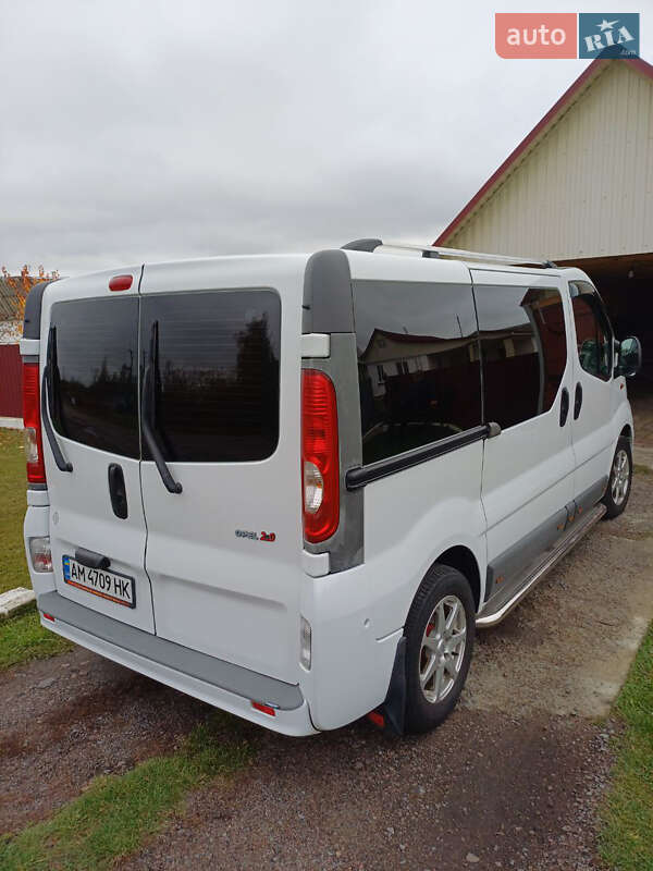 Минивэн Opel Vivaro 2013 в Ровно