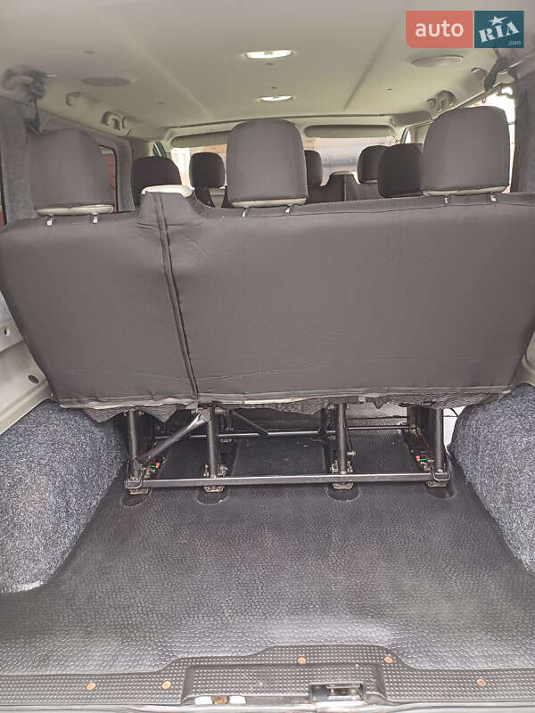 Минивэн Opel Vivaro 2013 в Ровно