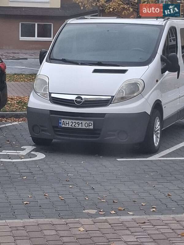 Минивэн Opel Vivaro 2007 в 