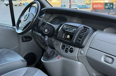 Минивэн Opel Vivaro 2009 в 