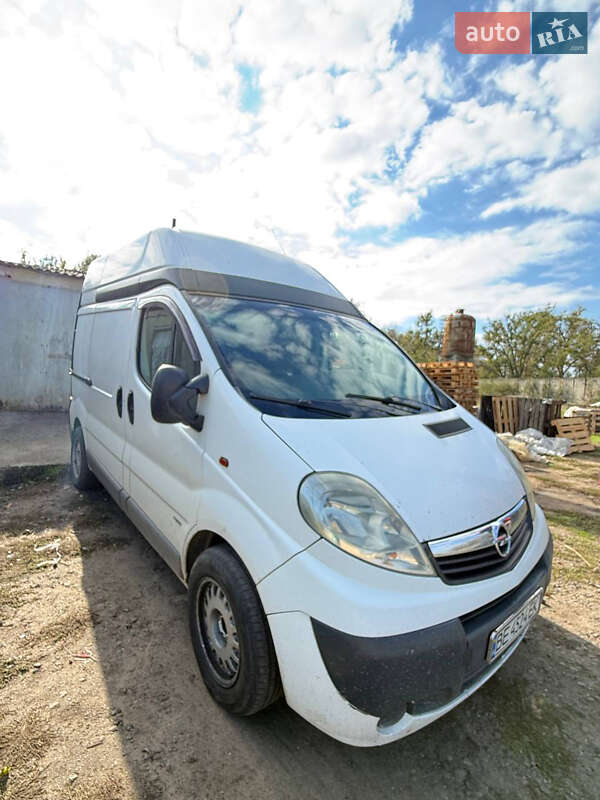 Грузовой фургон Opel Vivaro 2008 в  фото Грузовой фургон Opel Vivaro 2008 в