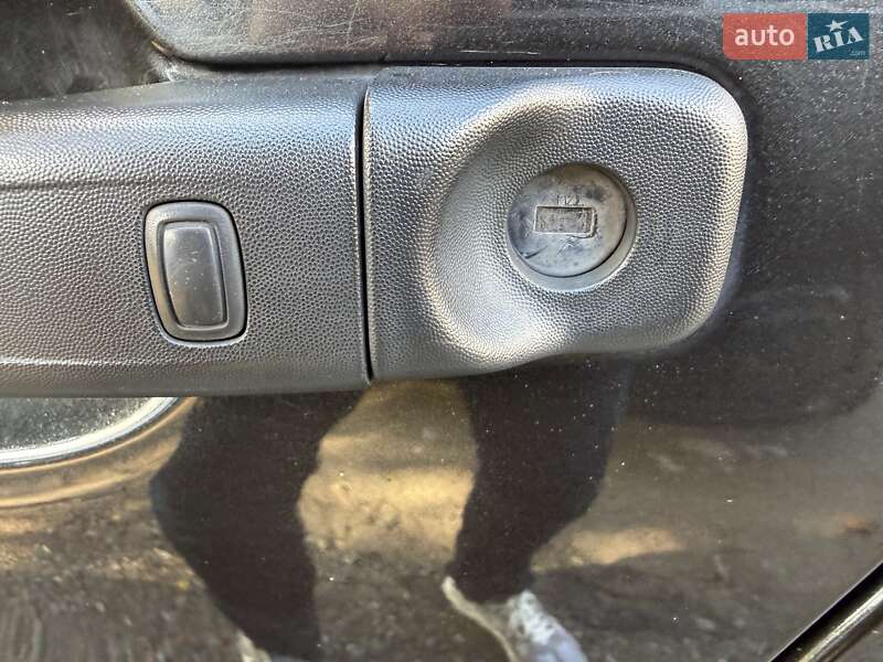 Мінівен Opel Vivaro 2016 в Одесі