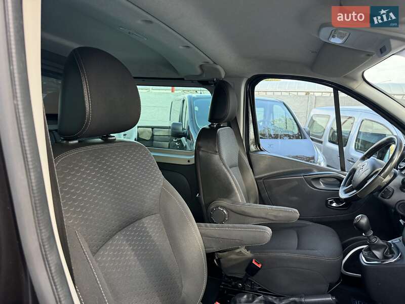 Мінівен Opel Vivaro 2016 в Одесі