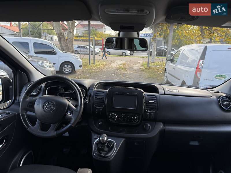 Мінівен Opel Vivaro 2016 в Одесі