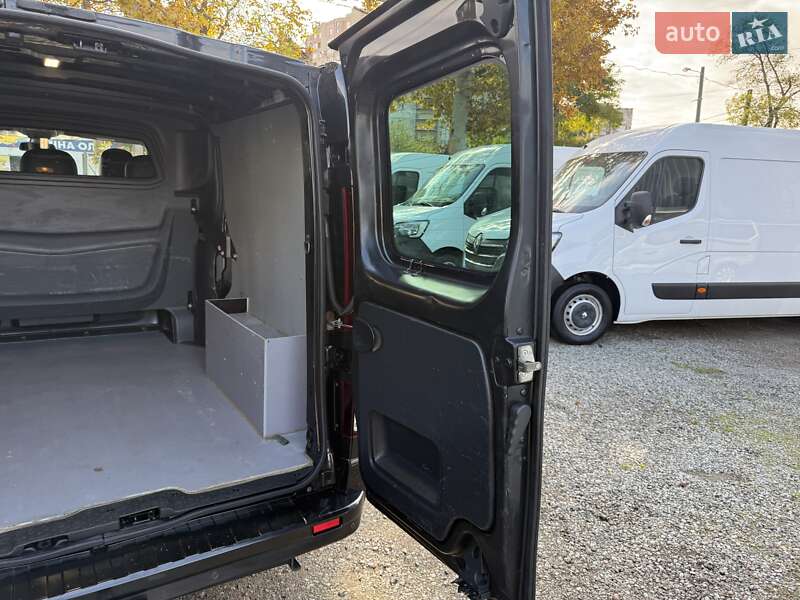 Мінівен Opel Vivaro 2016 в Одесі