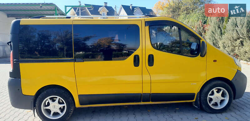 Минивэн Opel Vivaro 2004 в Кицмани фото 2 Минивэн Opel Vivaro 2004 в Кицмани