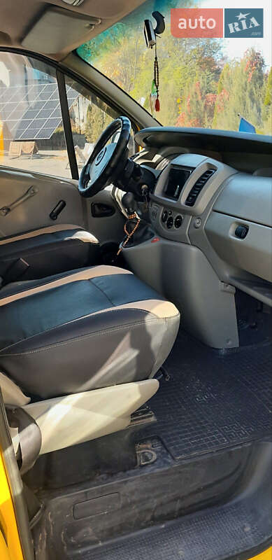 Минивэн Opel Vivaro 2004 в Кицмани фото 6 Минивэн Opel Vivaro 2004 в Кицмани