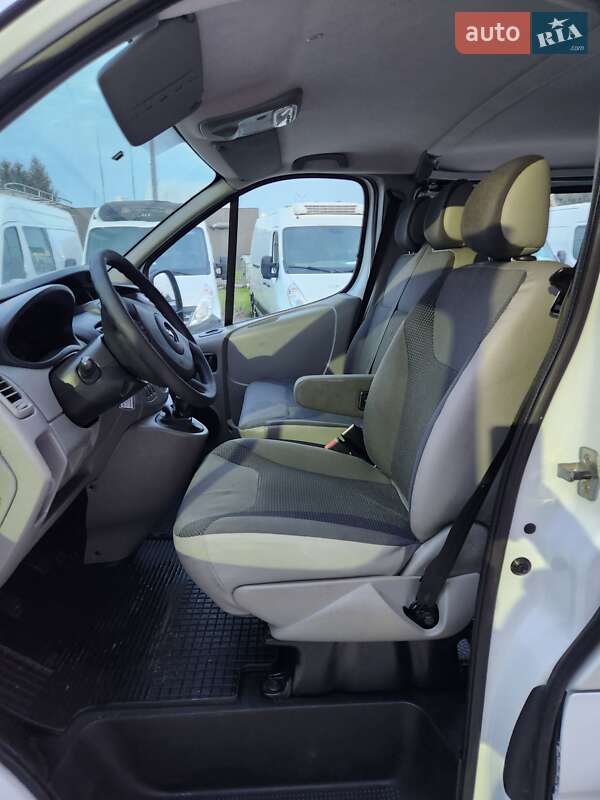 Минивэн Opel Vivaro 2013 в Дубно