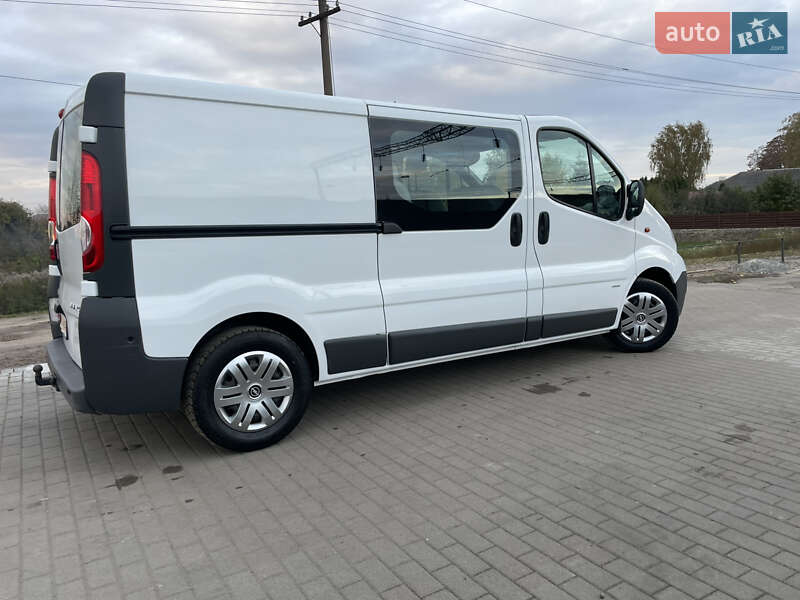 Минивэн Opel Vivaro 2012 в Дубно