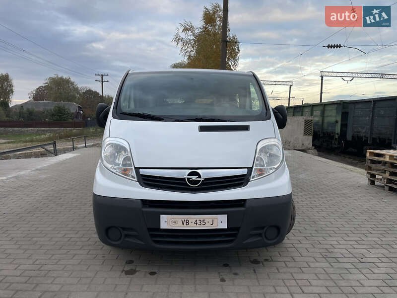 Минивэн Opel Vivaro 2012 в Дубно