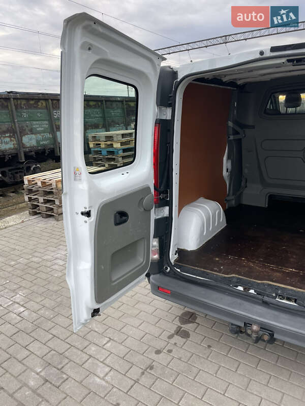 Минивэн Opel Vivaro 2012 в Дубно