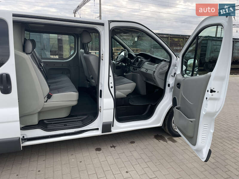 Минивэн Opel Vivaro 2012 в Дубно