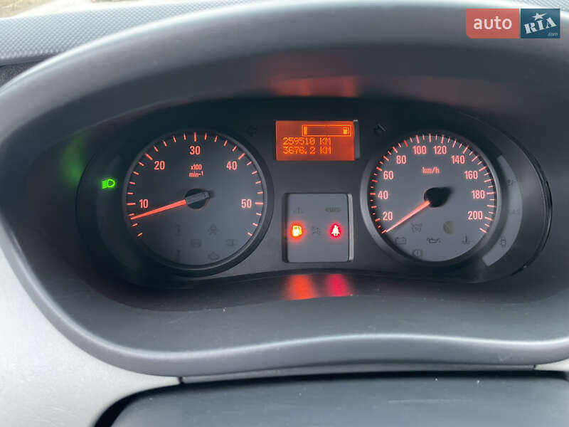 Минивэн Opel Vivaro 2012 в Дубно