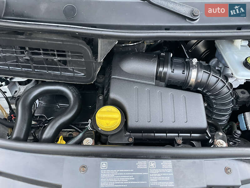 Минивэн Opel Vivaro 2012 в Дубно