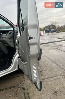 Мінівен Opel Vivaro 2008 в  фото 29 Мінівен Opel Vivaro 2008 в