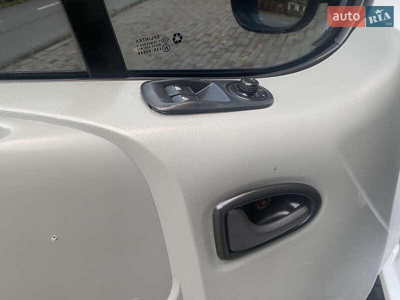 Минивэн Opel Vivaro 2006 в Трускавце фото 58 Минивэн Opel Vivaro 2006 в Трускавце