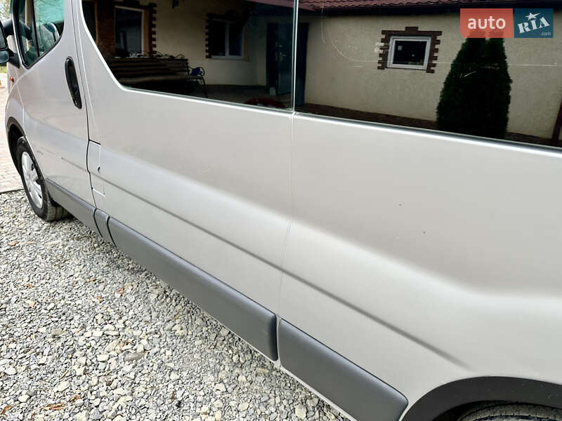 Минивэн Opel Vivaro 2006 в Черновцах