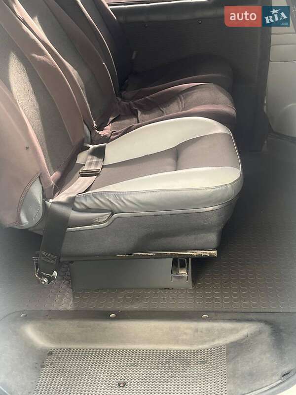 Мінівен Opel Vivaro 2008 в Львові фото 11 Мінівен Opel Vivaro 2008 в Львові