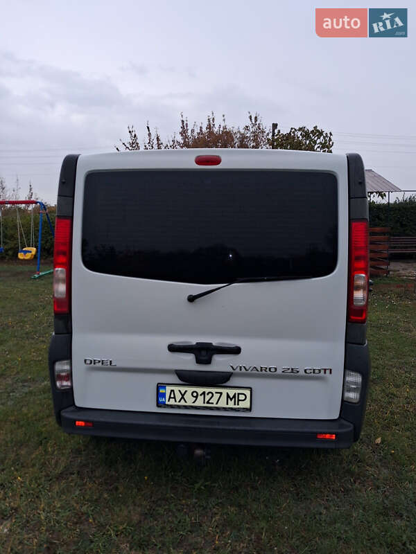 Минивэн Opel Vivaro 2007 в Валках