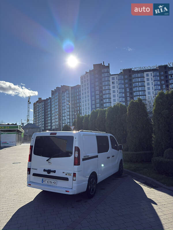 Мінівен Opel Vivaro 2015 в Івано-Франківську