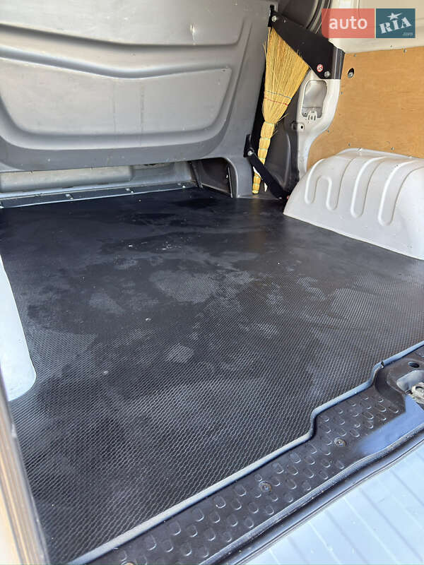 Мінівен Opel Vivaro 2015 в Івано-Франківську