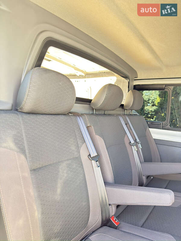 Мінівен Opel Vivaro 2015 в Івано-Франківську