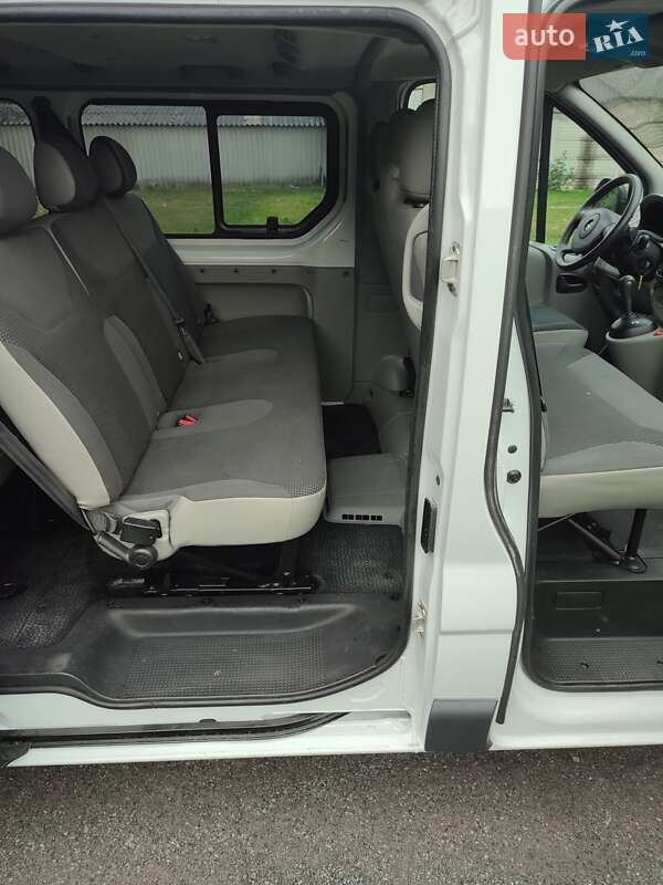 Минивэн Opel Vivaro 2011 в Дубно