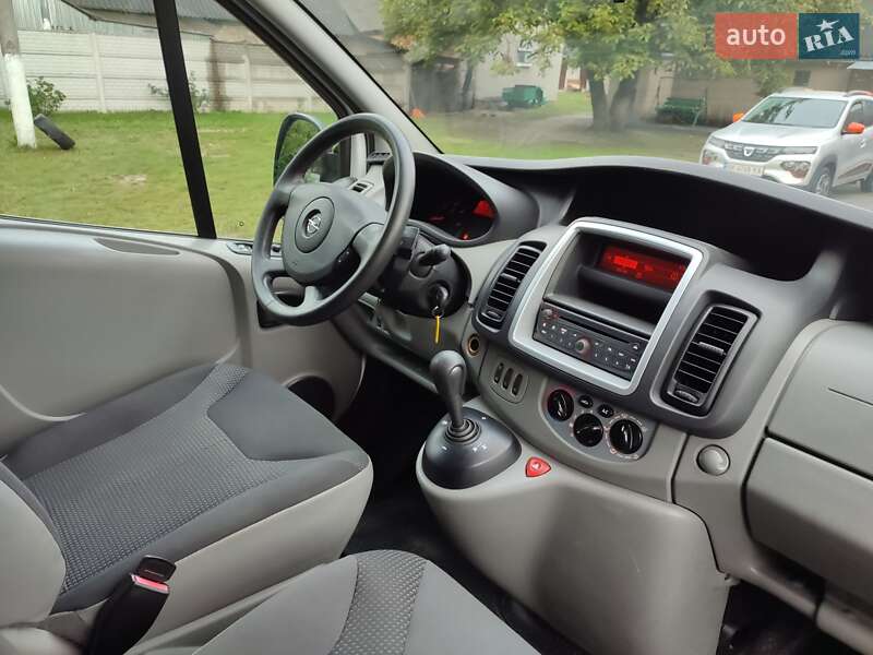 Минивэн Opel Vivaro 2011 в Дубно