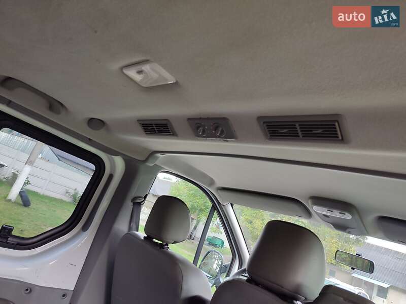 Минивэн Opel Vivaro 2011 в Дубно